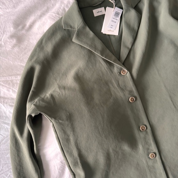 NWT Aritzia Wilfred Freeform Relaxed Button-Up Shirt, Bitter Sage Green, Size XS - Picture 6 of 11
